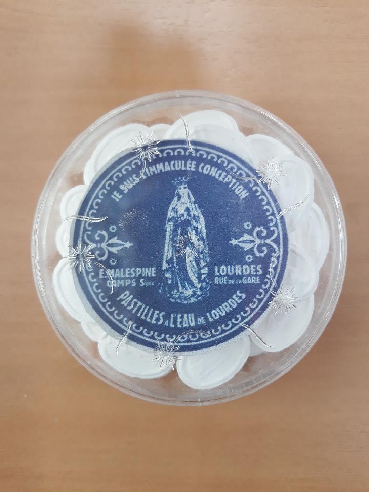 Caja Pequeña  de caramelos de agua de Lourdes